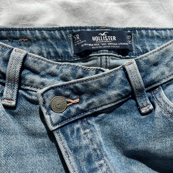 Hollister Cross Button High Rise Straight Jeans - Picture 2 of 3